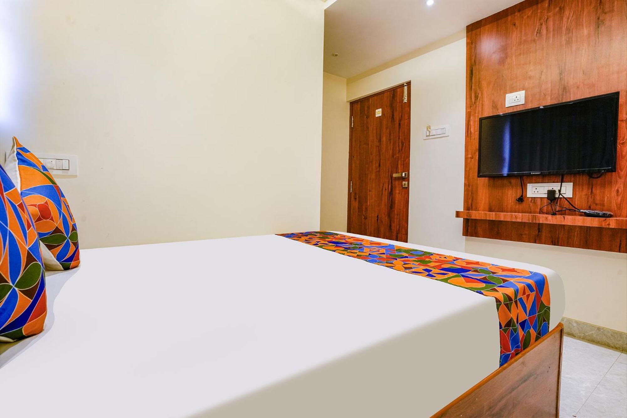 Hotel Fabexpress Utsav Residency - Nr Panvel Jāmb Zewnętrze zdjęcie